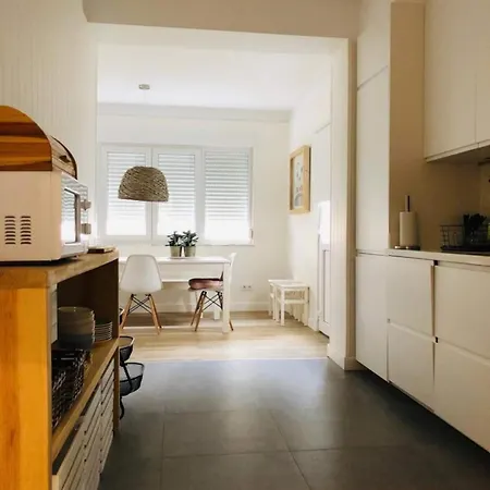 Spacious 3 Bedroom 20 Min To Lisbon Апартаменты *